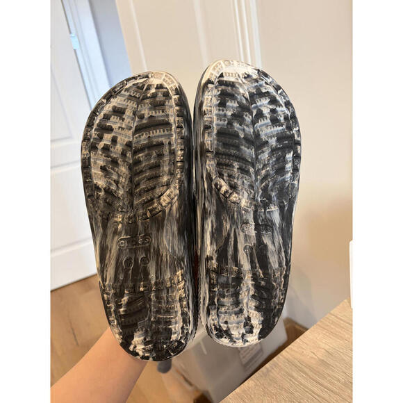 Men\'s Black/White Marble Crocs sandals size 11